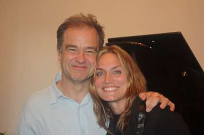 Der renomierte englische Pianist Julius Drake und die amerikanische Pianistin Chanda VanderHart sind SGIMFA 2014 Dozenten gewesen.